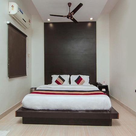Oyo 1358 Hotel Crossroad Lucknow Dış mekan fotoğraf