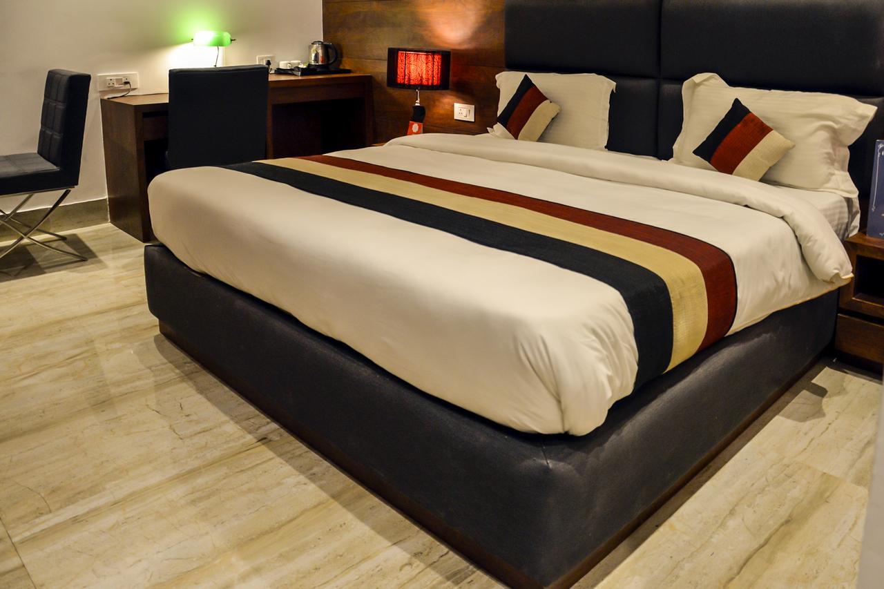 Oyo 1358 Hotel Crossroad Lucknow Dış mekan fotoğraf