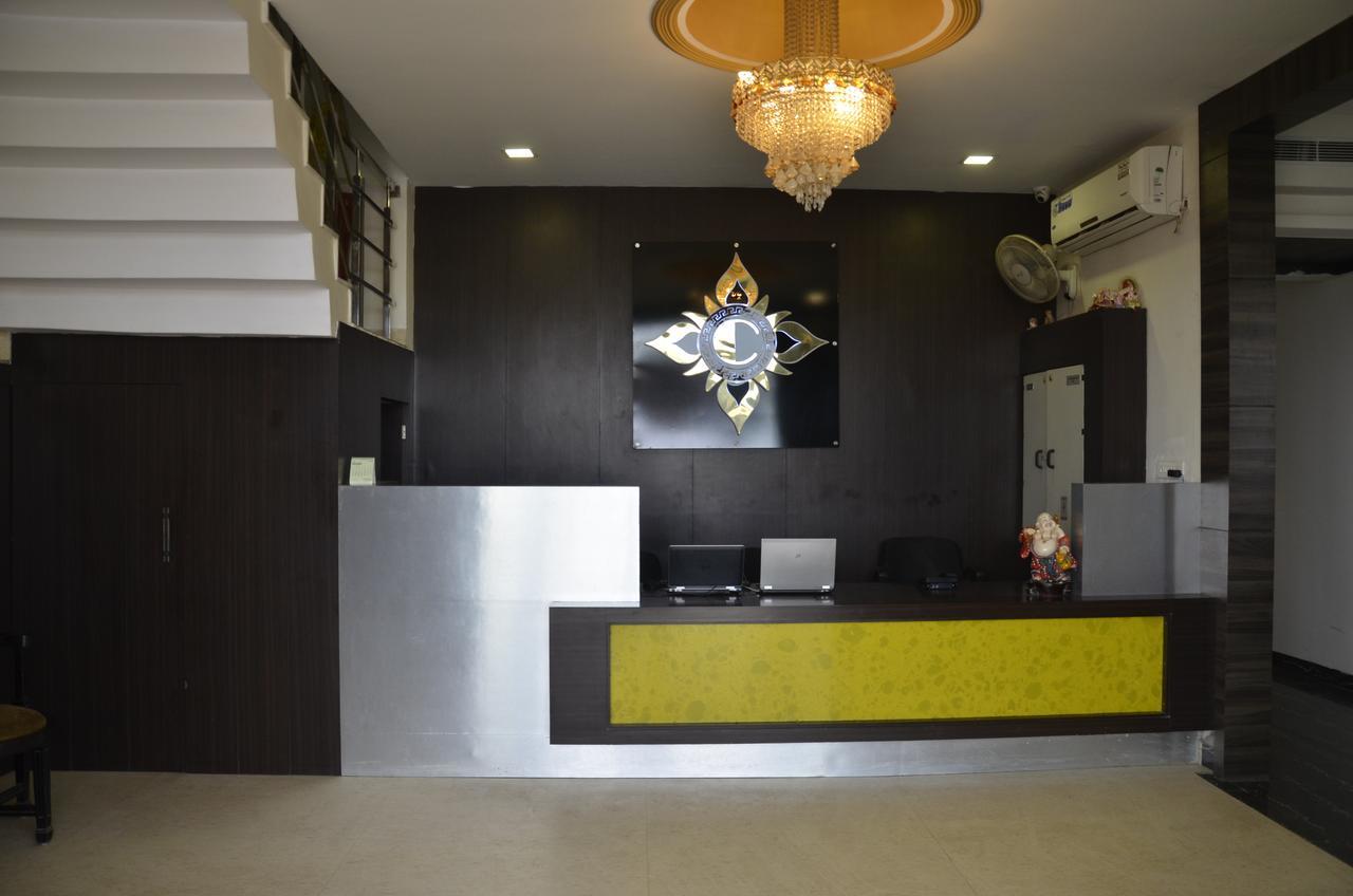 Oyo 1358 Hotel Crossroad Lucknow Dış mekan fotoğraf