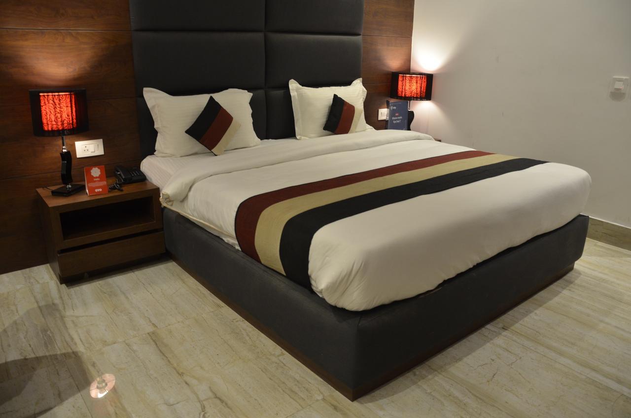 Oyo 1358 Hotel Crossroad Lucknow Dış mekan fotoğraf