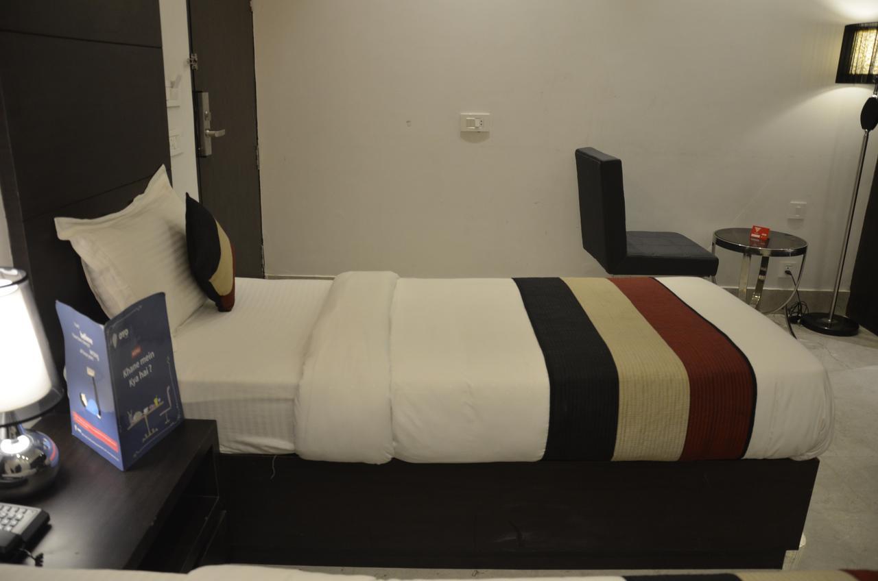 Oyo 1358 Hotel Crossroad Lucknow Dış mekan fotoğraf