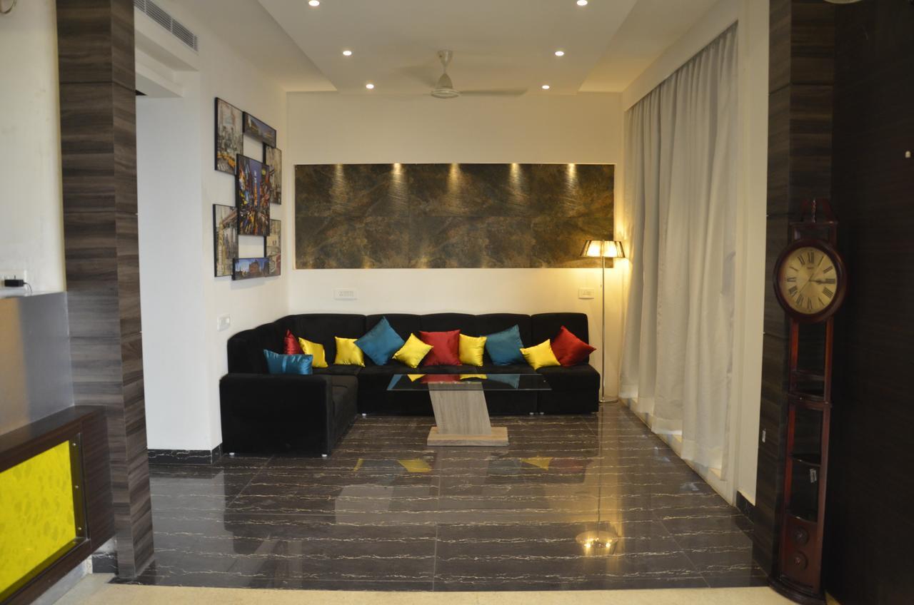 Oyo 1358 Hotel Crossroad Lucknow Dış mekan fotoğraf