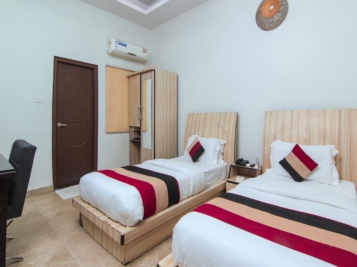 Oyo 1358 Hotel Crossroad Lucknow Dış mekan fotoğraf