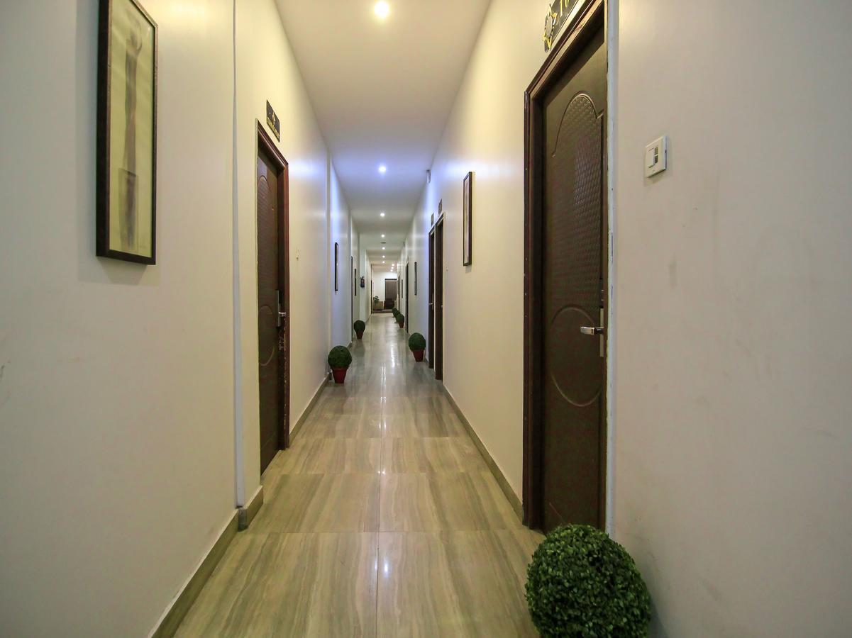 Oyo 1358 Hotel Crossroad Lucknow Dış mekan fotoğraf