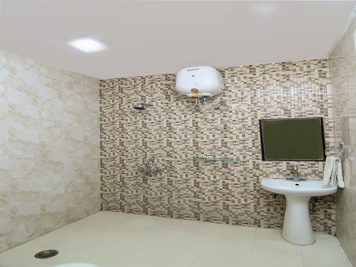 Oyo 1358 Hotel Crossroad Lucknow Dış mekan fotoğraf