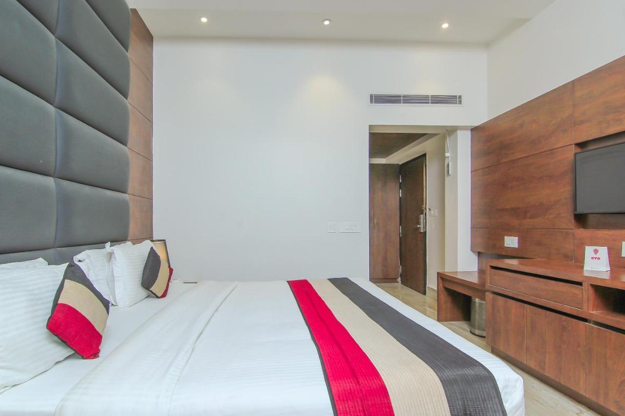 Oyo 1358 Hotel Crossroad Lucknow Dış mekan fotoğraf