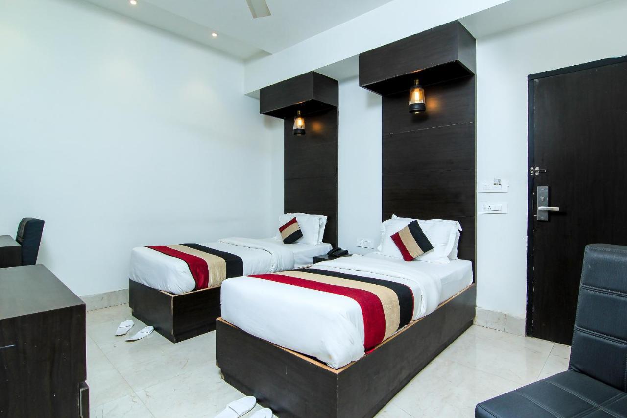 Oyo 1358 Hotel Crossroad Lucknow Dış mekan fotoğraf
