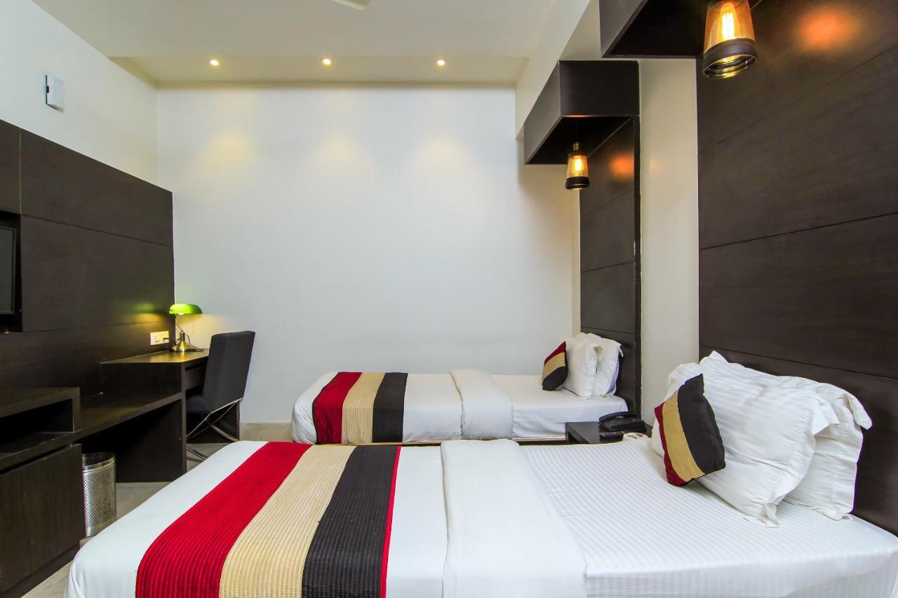 Oyo 1358 Hotel Crossroad Lucknow Dış mekan fotoğraf
